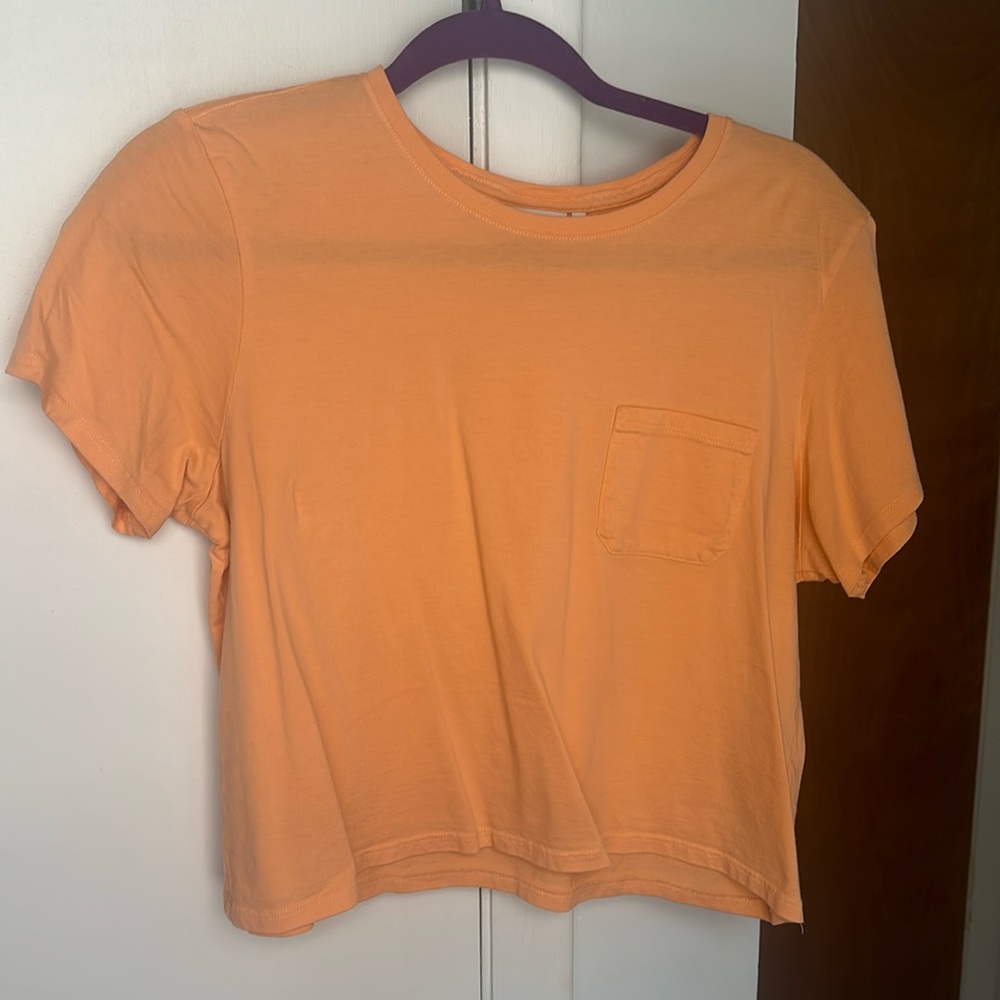 Crop T-shirt with small pocket
